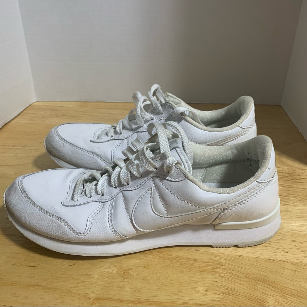 VTG NIKE INTERNATIONALIST‎ Womens SE IRIDESCENT White 316374-111 Size 10